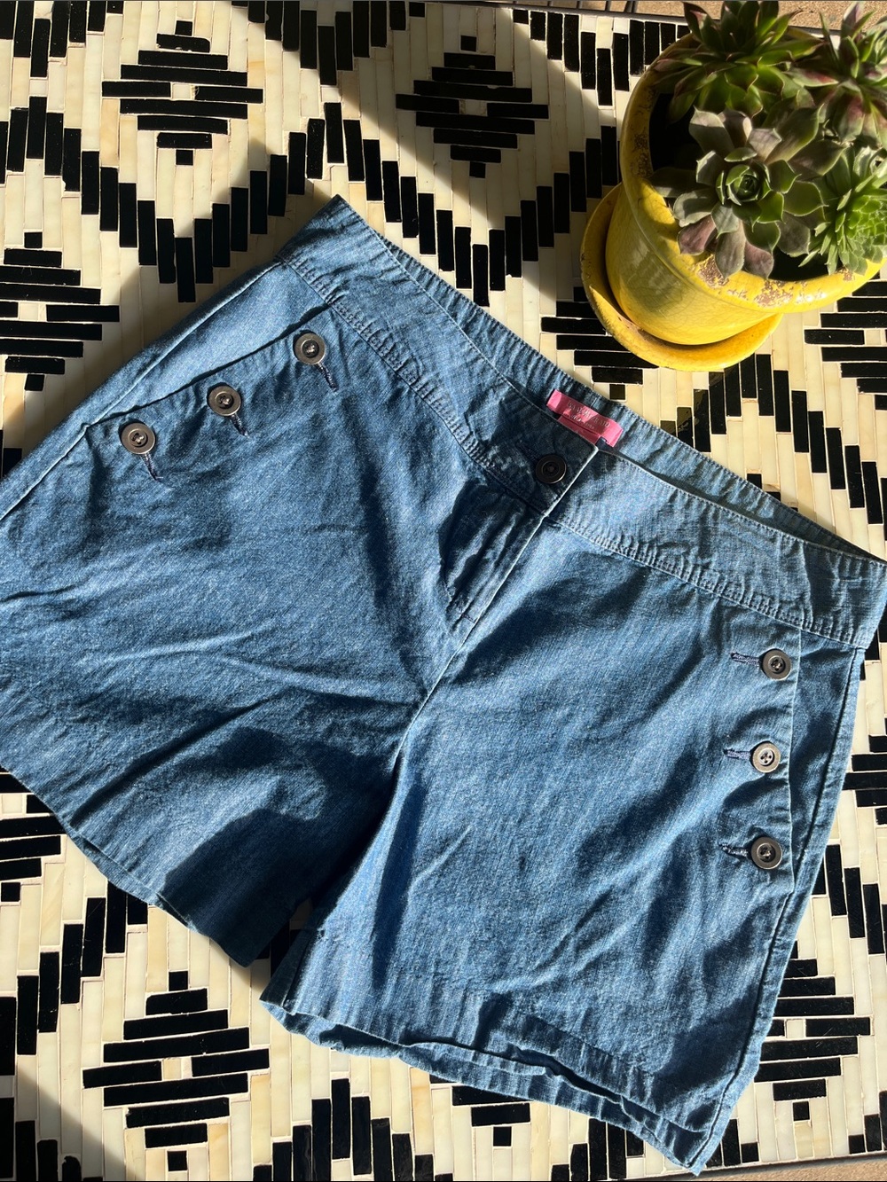 Isaac Mizrahi Women's Blue Button-Accent Cotton Shorts